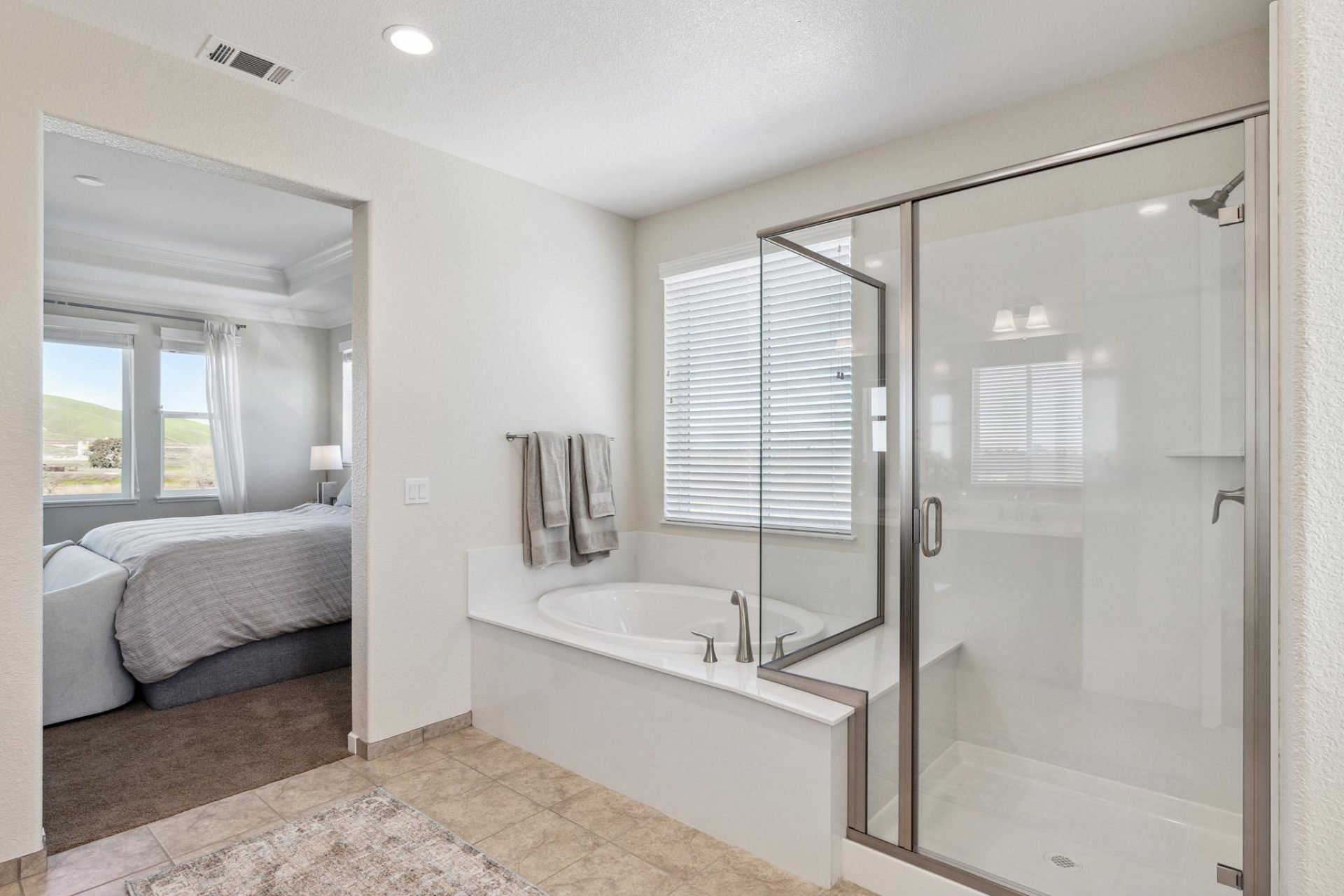 Carnation Int 16.jpg